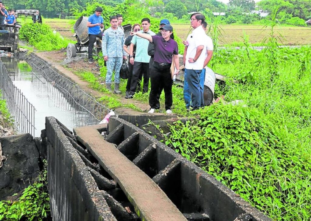 August 20 2025
President Ferdinand Marcos, Jr. on wednesday gives a surprise inspection of a P55-million "ghost" river wall project in Bgy. Piel, Baliuag, Bulacan that is yet to be constructed. Based on the documents from the Department of Public Works and Highways (DPWH), the 220 meter-structure was supposed to begin last February but when the President visited the area, there was no indication that it even started despite it being marked completed. and there were also receipts showing the project was fully paid.
INQUIRER/ MARIANNE BERMUDEZ ab806fd6289744db3211cf81d081be84
