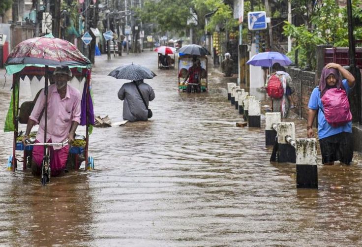 Heavy Rains Cause Waterlogging in Khammam Town ff0ae23b02f2af7c444c33b4e994a919